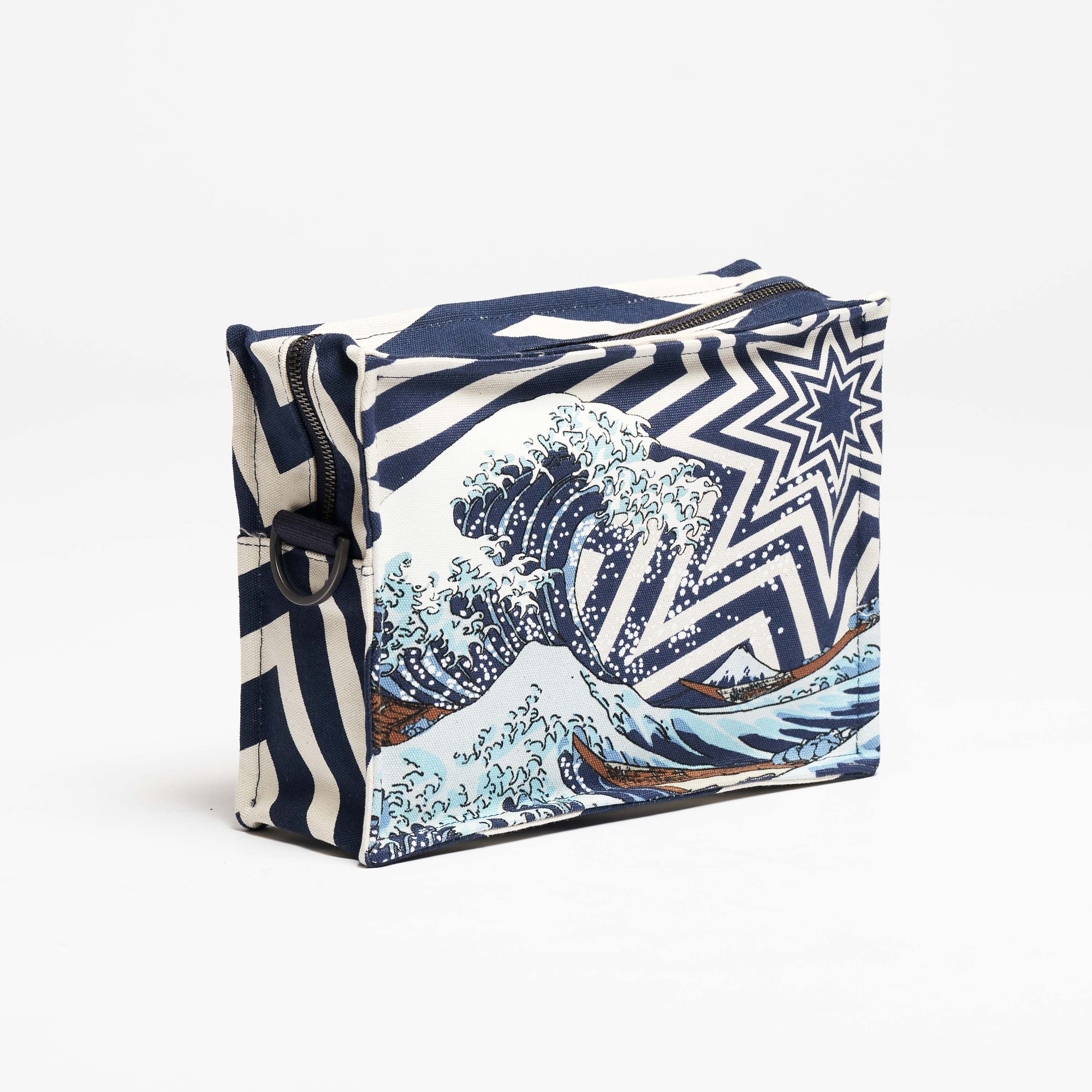 The Wave--skip || Toiletry Bag M - Kulturbeutel - vegan