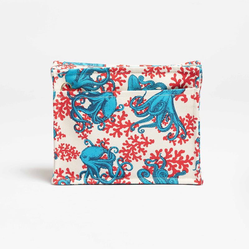 The Octopuses--skip || Toiletry Bag M - Kulturbeutel - vegan